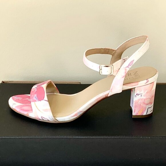 EUC Naturalizer Bristol Floral Block Heel Sandals, Multicolored Floral, Size 6 - Picture 5 of 12